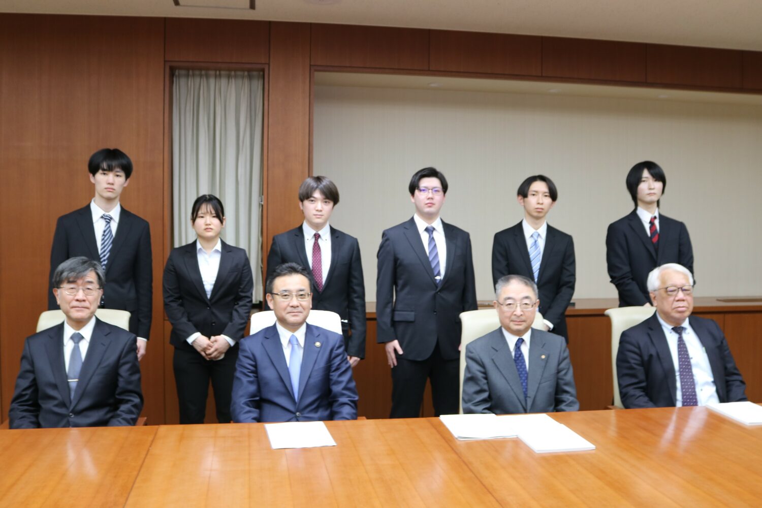 「八戸市中心市街地のまちづくりに関する課題解決」市長への報告会が行われました 八戸工業大学